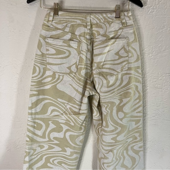 Tiger Mist Sergio Wide Leg Jeans in Tan Swirl Print - Picture 9 of 11